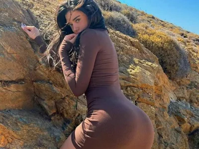 Hot-Sarah-arab webcam livesex profile in arab cams